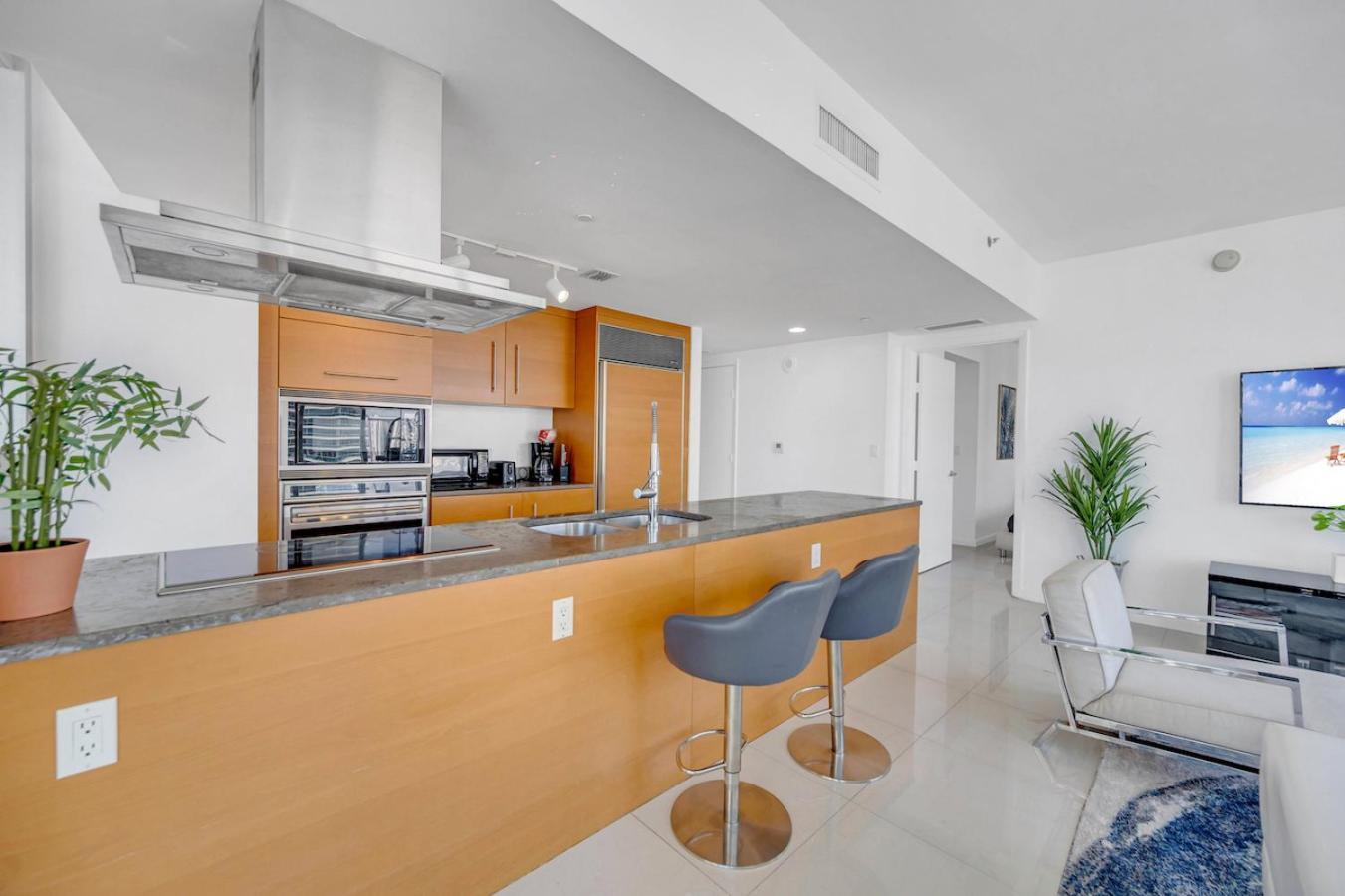 *W Icon Brickell- Luxury 2Br Highrise Corner Condo** Майами Экстерьер фото